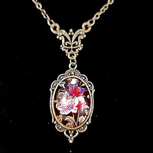 💐 Antique Bronze Victorian Cabochon Floral Cameo Necklace